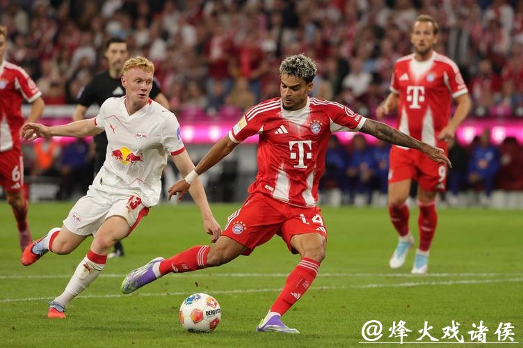 德甲-莱万传射穆勒蒂亚戈连场破门 拜仁5-0大胜