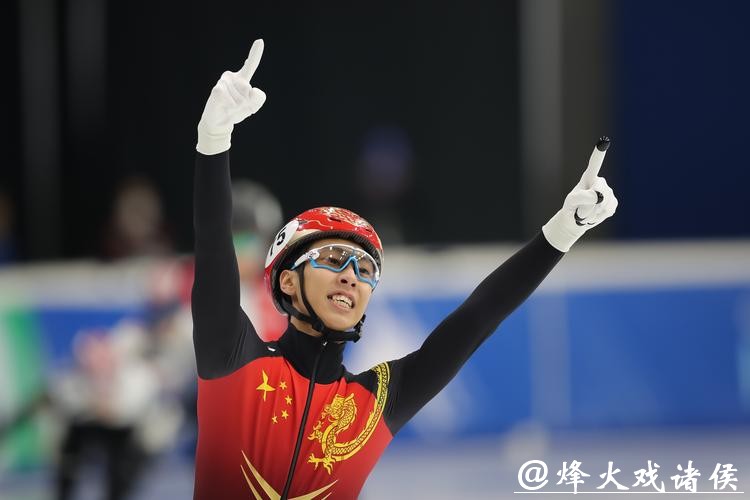 冬奥会短道速滑男子1000米 孙龙0.028秒之差摘银